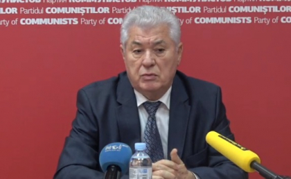 Voronin, deranjat ca numirea ministrului Apararii a ajuns la CC: "S-o intalnit trei cucosi care nu pot sa se aseze la o masa si nu se pot intelege. Mare minister mai este si acesta" Voronin, deranjat ca numirea ministrului Apararii a ajuns la CC: "S-o intalnit trei cucosi care nu pot sa se aseze la o masa si nu se pot intelege. Mare minister mai este si acesta"