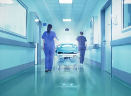 Indemnizatia unica de 2.200 de euro pentru medicii care vor merge sa munceasca in sate va fi platita in trei rate. Ce schimbari au mai fost introduse