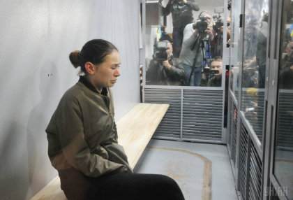 Mananca doar ce i se aduce de acasa si sta in celula cu 10 femei. Cum se comporta in penitenciar soferita Lexus-ului, care a lovit 11 oameni la Harkov - VIDEO