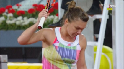 Simona Halep este eliminata de la Turneul Campioanelor: a pierdut meciul cu Svitolina in doua seturi: 3 - 6, 4 - 6