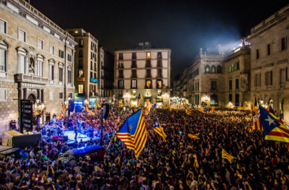 Rajoy il destituie pe Puigdemont si Guvernul regional catalan si convoaca alegeri anticipate pe 21 decembrie Rajoy il destituie pe Puigdemont si Guvernul regional catalan si convoaca alegeri anticipate pe 21 decembrie
