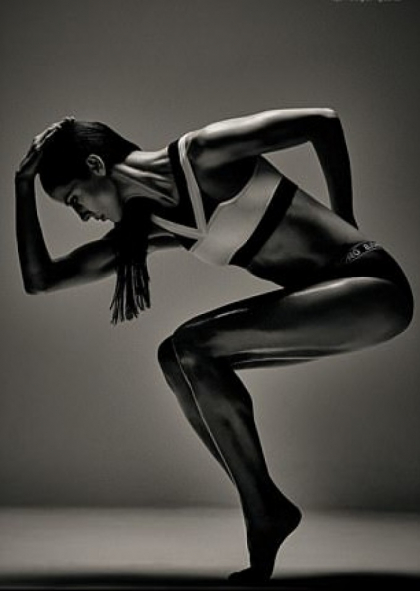 Cunoscutul model din pictorialele yoga, la un pas de moarte. Sarah si iubitul ei, amenintati cu macete in Cape Town Cunoscutul model din pictorialele yoga, la un pas de moarte. Sarah si iubitul ei, amenintati cu macete in Cape Town
