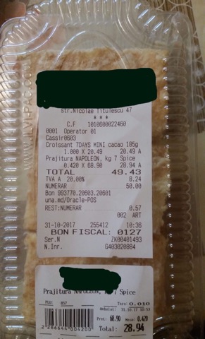 A cumparat un tort, iar cand s-a uitat pe ambalaj a ramas uimit: scria ca tortul a fost fabricat cu 20 de minute dupa ce l-a platit - FOTO
