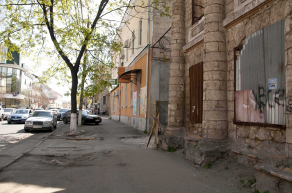 Atentie, soferi. Strada 31 august se inchide la noapte si va fi asa toata ziua. Se vor taia arbori. Despre ce portiune este vorba Atentie, soferi. Strada 31 august se inchide la noapte si va fi asa toata ziua. Se vor taia arbori. Despre ce portiune este vorba