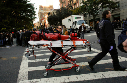 Cel mai grav atac din New York, dupa 11 septembrie 2001: 8 persoane au murit, iar alte 11 sunt ranite dupa ce un individ a intrat cu masina pe o pista de biciclisti. Dezvaluirile unei femei care l-a gazduit pe atacator in casa ei