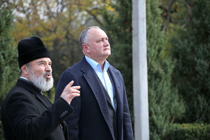 Mitropolia Moldovei, preocupata de constructii si renovari. Episcopul Markel reconstruieste sediul eparhiei de la Balti, iar Dodon ii promite sprijin: "Va fi cea mai frumoasa cladire din municipiu" - FOTO