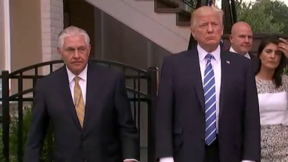 Viitorul lui Tillerson la Departamentul de Stat este incert. Trump: Singura politica externa care conteaza e a mea Viitorul lui Tillerson la Departamentul de Stat este incert. Trump: Singura politica externa care conteaza e a mea