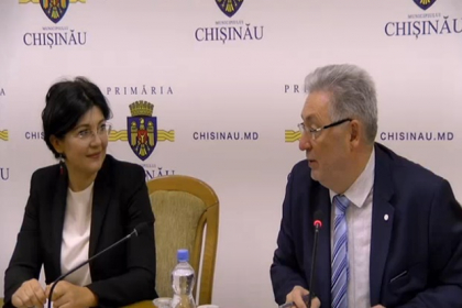 Silvia Radu, din fotoliul de primar interimar: "Am venit fiindca am fost rugata. Cand va veni momentul, vom discuta despre functia de primar"