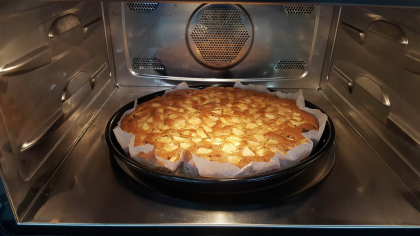 Tarta cu mere, vedeta serilor reci de toamna! O reteta delicioasa, pregatita de Vera Nastasiu - FOTO