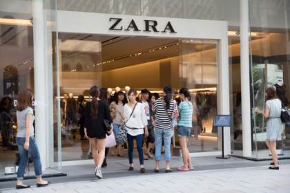 Mesajele descoperite de clienti in hainele de la Zara - FOTO