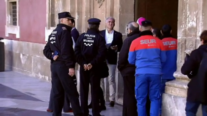 Un roman a amenintat ca se arunca de pe o catedrala din Spania. Ce le-a cerut oficialilor