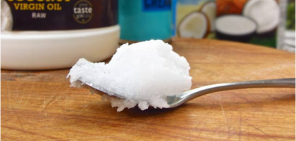 A mancat doua linguri de ulei de cocos pe zi! Ce i s-a intamplat cu grasimea de pe burta A mancat doua linguri de ulei de cocos pe zi! Ce i s-a intamplat cu grasimea de pe burta