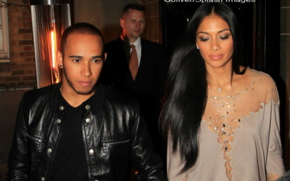 Nicole Scherzinger i-a spus DA pilotului de Formula 1 Lewis Hamilton, dupa ce i-a refuzat cererea in casatorie de 3 ori Nicole Scherzinger i-a spus DA pilotului de Formula 1 Lewis Hamilton, dupa ce i-a refuzat cererea in casatorie de 3 ori