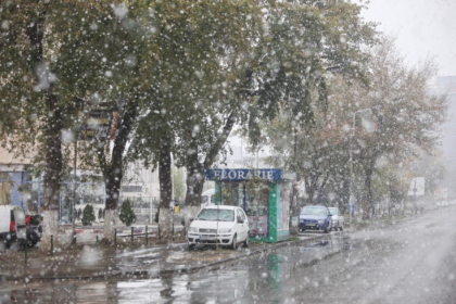 Meteorologii anunta ca in cateva zile vom avea lapovita si ninsori. Cand vor cadea primii fulgi - FOTO