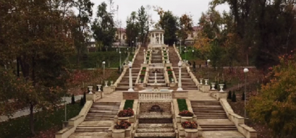 Dorin Chirtoaca si-a facut filmulet cu realizarile sale, cu o saptamana inainte de referendum: "Pentru asta isi bat joc, pentru asta au deschis dosare penale"