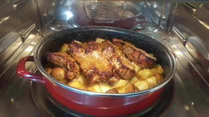 Cotlet de porc, la cuptor! Elena Javelea iti prezinta o reteta delicioasa, perfecta pentru o cina in familie - FOTO Cotlet de porc, la cuptor! Elena Javelea iti prezinta o reteta delicioasa, perfecta pentru o cina in familie - FOTO