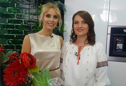 Stela Moldovanu, invitata la emisiunea " Gusturile se discuta" cu Silvia Petrov. Vezi cat de bine s-a descurcat la bucatarie - VIDEO Stela Moldovanu, invitata la emisiunea " Gusturile se discuta" cu Silvia Petrov. Vezi cat de bine s-a descurcat la bucatarie - VIDEO