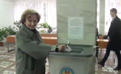 Zinaida Greceanii: "Din Chisinau se putea de facut o bombonica, asa ca nu vorbiti despre milioanele cheltuite pentru referendum."