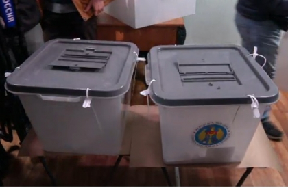 CECE. Raportul de la ora 16:00. Votantii de peste 70 de ani, de patru ori mai multi decat tinerii de pana la 25 de ani CECE. Raportul de la ora 16:00. Votantii de peste 70 de ani, de patru ori mai multi decat tinerii de pana la 25 de ani