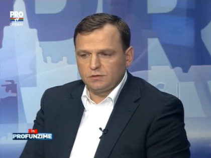 Andrei Nastase: "Cine a castigat de pe urma referendumului esuat de la Chisinau? PD-ul si personal Plahotniuc, care a preluat Primaria fara alegeri prin Silvia Radu." Andrei Nastase: "Cine a castigat de pe urma referendumului esuat de la Chisinau? PD-ul si personal Plahotniuc, care a preluat Primaria fara alegeri prin Silvia Radu."