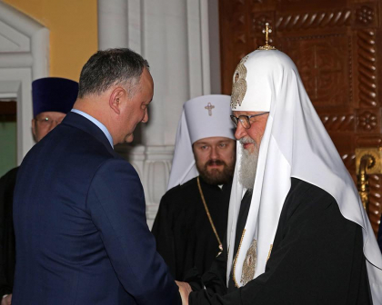 Igor Dodon il invita pe Patriarhul Kiril la Chisinau. Ce i-a scris presedintele conducatorului bisericii ruse de ziua lui de nastere