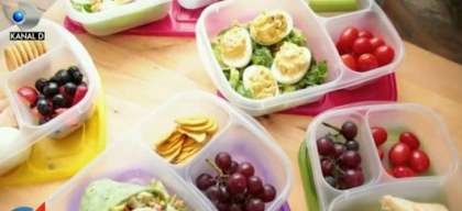 Un nou stil alimentar este la moda: consumul portiilor mici si dese. Ce spun specialistii despre acest obicei Un nou stil alimentar este la moda: consumul portiilor mici si dese. Ce spun specialistii despre acest obicei
