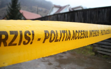 Tragedie in satul Popovca, Falesti. Un tanar de 29 de ani, gasit mort in propria casa. Politia: a fost injunghiat Tragedie in satul Popovca, Falesti. Un tanar de 29 de ani, gasit mort in propria casa. Politia: a fost injunghiat