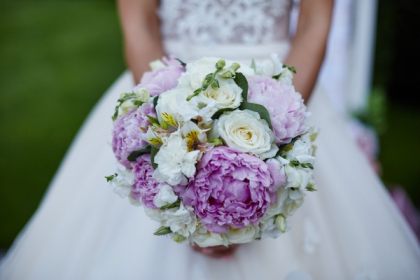 Iti doresti o nunta ca in povesti? Belle Amour iti propune cele mai in voga decoratiuni si aranjamente florale - FOTO Iti doresti o nunta ca in povesti? Belle Amour iti propune cele mai in voga decoratiuni si aranjamente florale - FOTO
