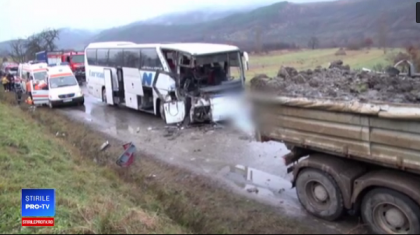 Accident grav in Romania, cu 17 raniti. A fost declansat Planul Rosu Accident grav in Romania, cu 17 raniti. A fost declansat Planul Rosu