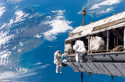 Astronautii au descoperit un organism extraterestru pe Statia Spatiala Internationala Astronautii au descoperit un organism extraterestru pe Statia Spatiala Internationala