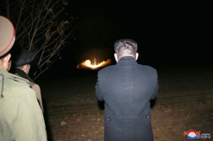 Coreea de Nord a publicat peste 40 de fotografii de la lansarea rachetei intercontinentale Hwasong-15 - FOTO Coreea de Nord a publicat peste 40 de fotografii de la lansarea rachetei intercontinentale Hwasong-15 - FOTO