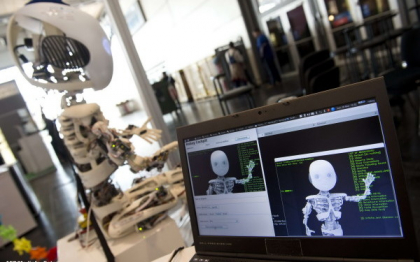 Un robot de la ziarul LA Times a fost "primul jurnalist" care a scris stirea despre cutremurul din California Un robot de la ziarul LA Times a fost "primul jurnalist" care a scris stirea despre cutremurul din California