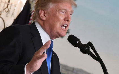 Donald Trump recunoaste Ierusalimul drept capitala a Israelului: "Astazi, eu onorez promisiunea". Presedintele israelian il felicita pentru decizie Donald Trump recunoaste Ierusalimul drept capitala a Israelului: "Astazi, eu onorez promisiunea". Presedintele israelian il felicita pentru decizie