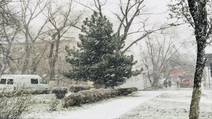 Imagini surprinzatoare. Ninge abundent in capitala. Un nou cod galben, anuntat de meteorologi - VIDEO