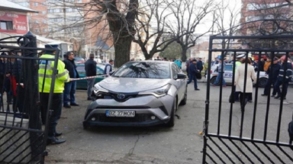 Planul Rosu, activat intr-un oras din Romania. Un autoturism a intrat in multime si a lovit sapte persoane in Buzau Planul Rosu, activat intr-un oras din Romania. Un autoturism a intrat in multime si a lovit sapte persoane in Buzau