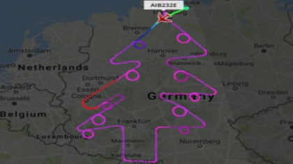 Pilotul unui Airbus a " desenat" un brad de Craciun deasupra Germaniei: pomul are si globulete - VIDEO