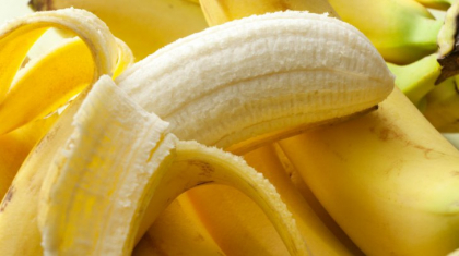 Ce sunt, de fapt, firele albe care se desprind de pe banane cand le decojim Ce sunt, de fapt, firele albe care se desprind de pe banane cand le decojim