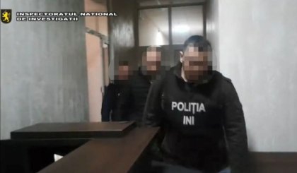 Ar fi convins o adolescenta de 17 ani sa le presteze servicii sexuale de fiecare data cand isi dorea: initial i-a spus ca ii va da 300 de lei, iar ulterior a amenintat-o si agresat-o fizic. Un cuplu din Orhei, cercetat penal - VIDEO Ar fi convins o adolescenta de 17 ani sa le presteze servicii sexuale de fiecare data cand isi dorea: initial i-a spus ca ii va da 300 de lei, iar ulterior a amenintat-o si agresat-o fizic. Un cuplu din Orhei, cercetat penal - VIDEO