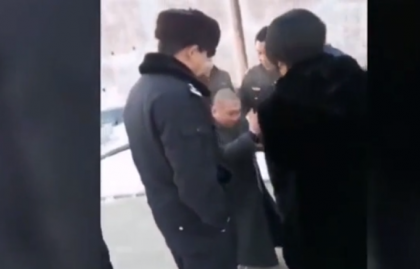 Momentul tulburator in care un prizonier isi ia pentru ultima data fiica in brate, inainte de a fi executat - VIDEO
