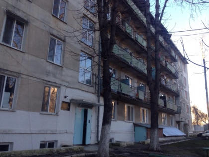 Un tanar de 21 de ani, student la o universitate din capitala, gasit strangulat la balconul camerei sale de camin. Ce le-a spus politistilor iubita acestuia