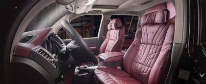 El are cel mai luxos Land Cruiser. Vilner i-a imbracat interiorul in piele rosie si i-a montat scaune de BMW - GALERIE FOTO