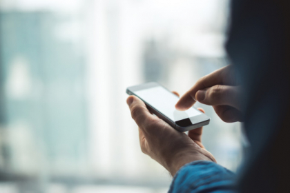 Un nou tip de virus, ascuns in diferite aplicatii, distruge telefoanele