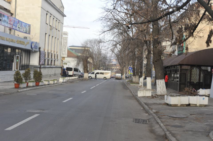 Motivul pentru care o portiune din strada Mihai Eminescu a fost blocata in aceasta dupa amiaza de catre politisti - GALERIE FOTO Motivul pentru care o portiune din strada Mihai Eminescu a fost blocata in aceasta dupa amiaza de catre politisti - GALERIE FOTO