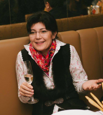 Valeriu Munteanu: "Obisnuita cu " eu sunt sefa, eu decid", cetateanca Silvia Radu, " ostenita" peste masura a decis sa-si ia, pe ascuns, un concediu de odihna" - FOTO Valeriu Munteanu: "Obisnuita cu " eu sunt sefa, eu decid", cetateanca Silvia Radu, " ostenita" peste masura a decis sa-si ia, pe ascuns, un concediu de odihna" - FOTO
