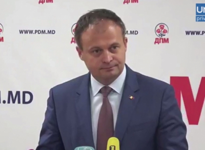 Candu este cel care va semna decretele de numire a noilor ministri: "CC a oferit o solutie pentru blocajul institutional generat de presedintele Igor Dodon" Candu este cel care va semna decretele de numire a noilor ministri: "CC a oferit o solutie pentru blocajul institutional generat de presedintele Igor Dodon"