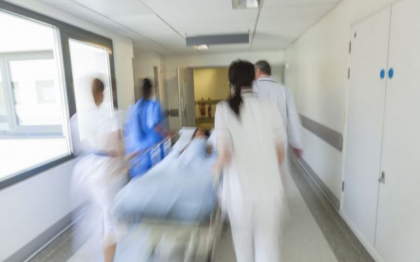 Mai multi angajati de la Institutul Mamei si Copilului au fost suspendati din functie dupa ce tanara de 19 ani din Anenii Noi ar fi nascut singura in toaleta institutiei. Noi detalii