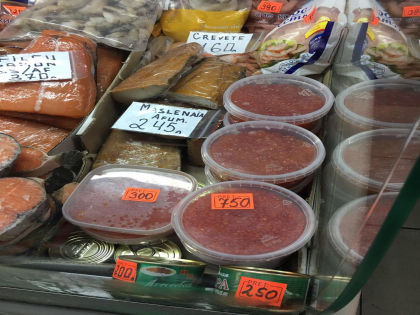 13 kilograme de icre rosii fara acte de provinienta, confiscate, in urma unor controale in pietele din capitala. Ce risca comerciantii - FOTO 13 kilograme de icre rosii fara acte de provinienta, confiscate, in urma unor controale in pietele din capitala. Ce risca comerciantii - FOTO