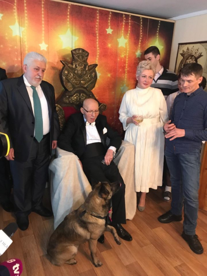 La multi ani, maestre! Gheorghe Urschi implineste astazi 70 de ani. An de an, regele umorului primeste in dar... simbolul anului. Ce cadou ar putea sa-i faca colegii si prietenii, in acest an - GALERIE FOTO