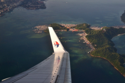 Cosmar la bordul unui avion Malaysia Airlines. "Pasagerii se rugau, era iadul"