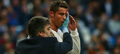 Cristiano Ronaldo, umplut de sange dupa ce a marcat cu Deportivo! Motivul pentru care a cerut un telefon - FOTO